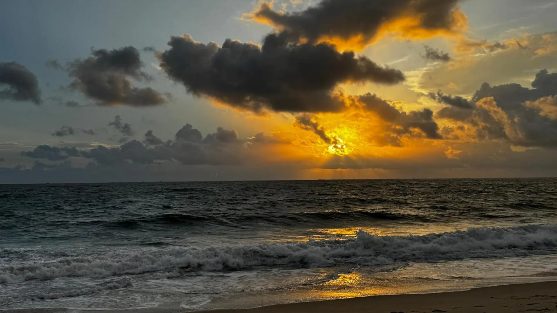 Bed & Breakfast Beach Heaven By Azure Heaven Holidays Pvt Ltd Mararikulam India